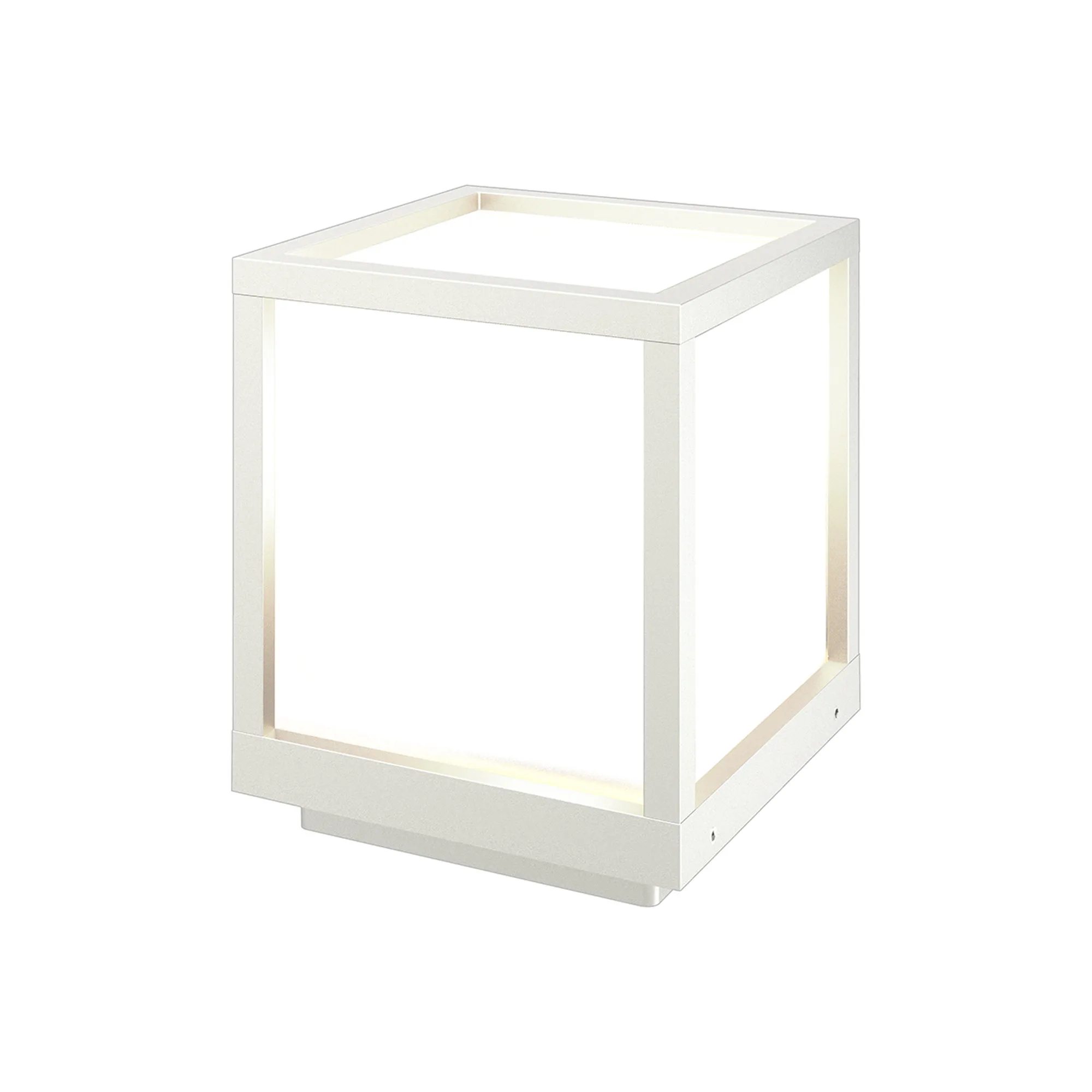 M8929  Utah Pedestal Lamp 1 Light IP65